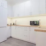 Is Out Apartmán *