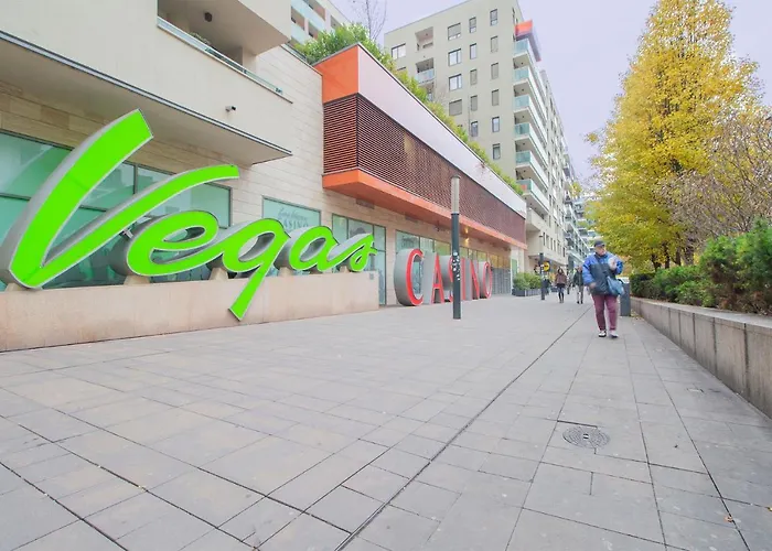 Corvin Modern Two Bedroom Free Parking Lejlighed *