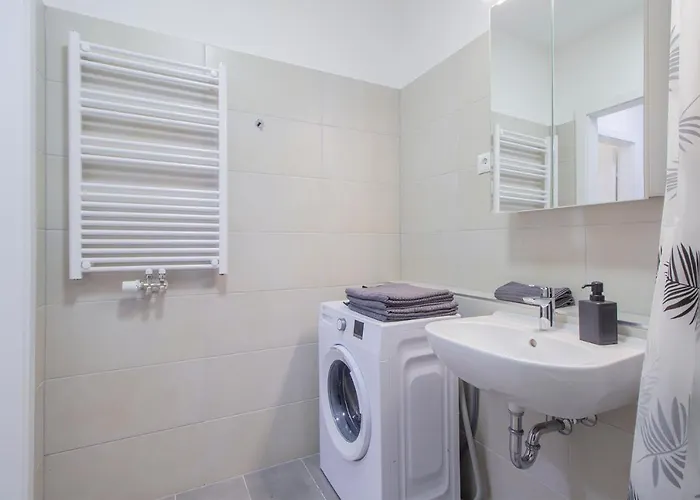 Corvin Modern Two Bedroom Free Parking * Budapest