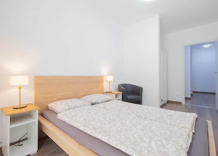 Lejlighed Corvin Modern Two Bedroom Free Parking