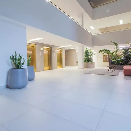 Apartment Corvin Modern Two Bedroom Free Parking *