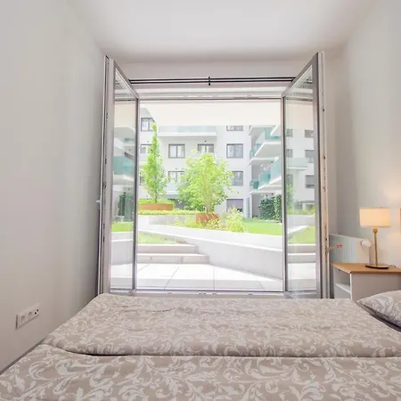 Apartment Corvin Modern Two Bedroom Free Parking *