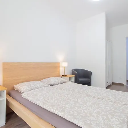 Apartment Corvin Modern Two Bedroom Free Parking