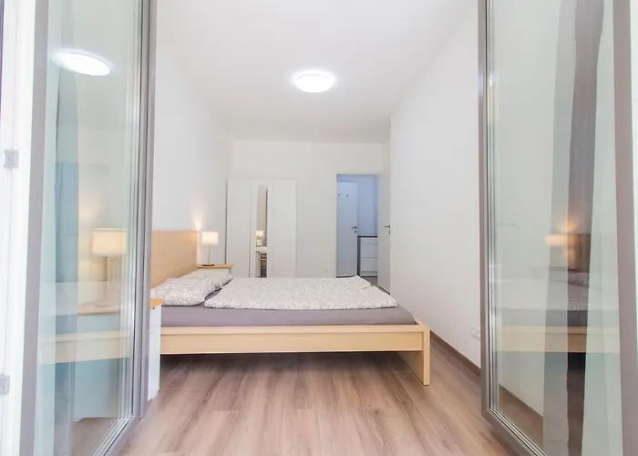 Corvin Modern Two Bedroom Free Parking 公寓