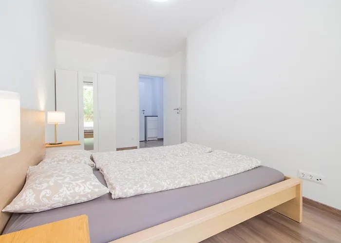 Corvin Modern Two Bedroom Free Parking בודפשט