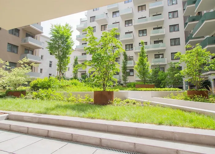 Corvin Modern Two Bedroom Free Parking